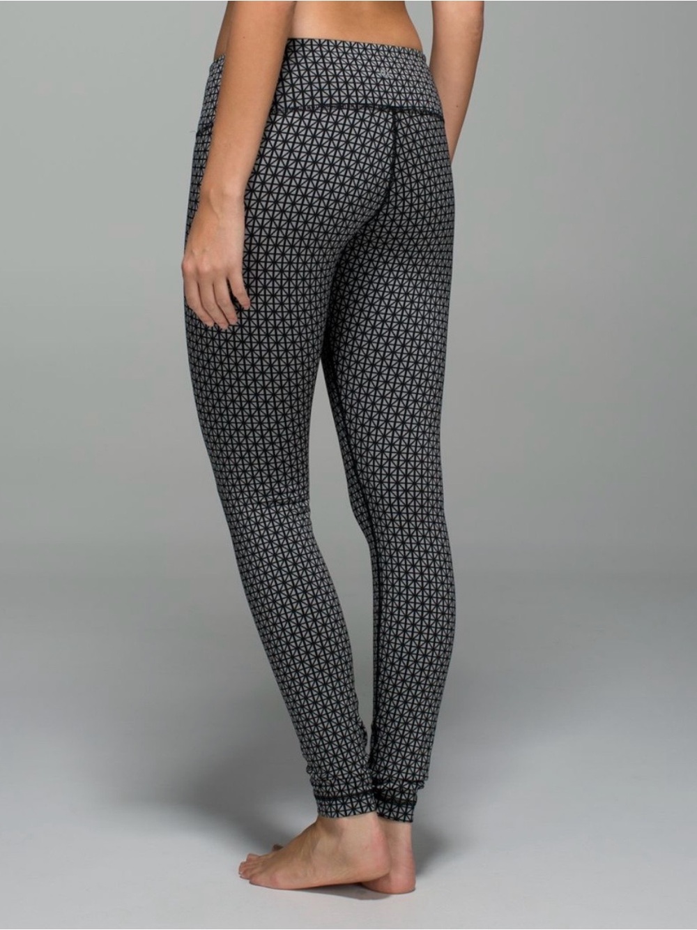 🔥 SALE! 5 for $20 🛍️ LULULEMON athletica wunder under Black & White Leggings